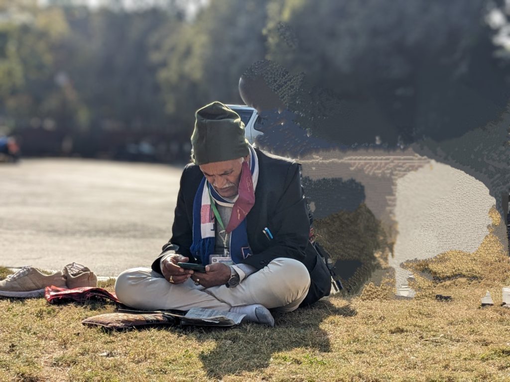 Digital Impermanence:Daily Deleting Stories
